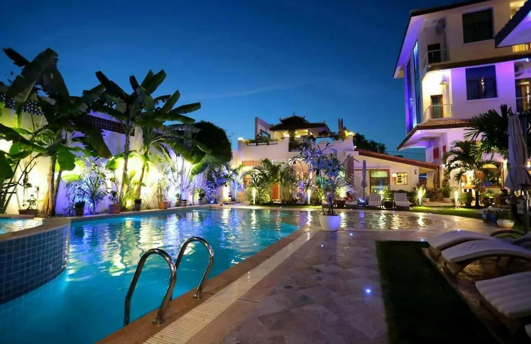 Deluxx Boutique Hotel-1
