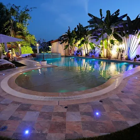 Deluxx Boutique Hotel-3